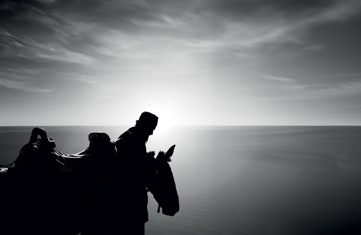 Γιάννης Γιαννάτος: Ο αθέατος κόσμος του Αγίου Όρους