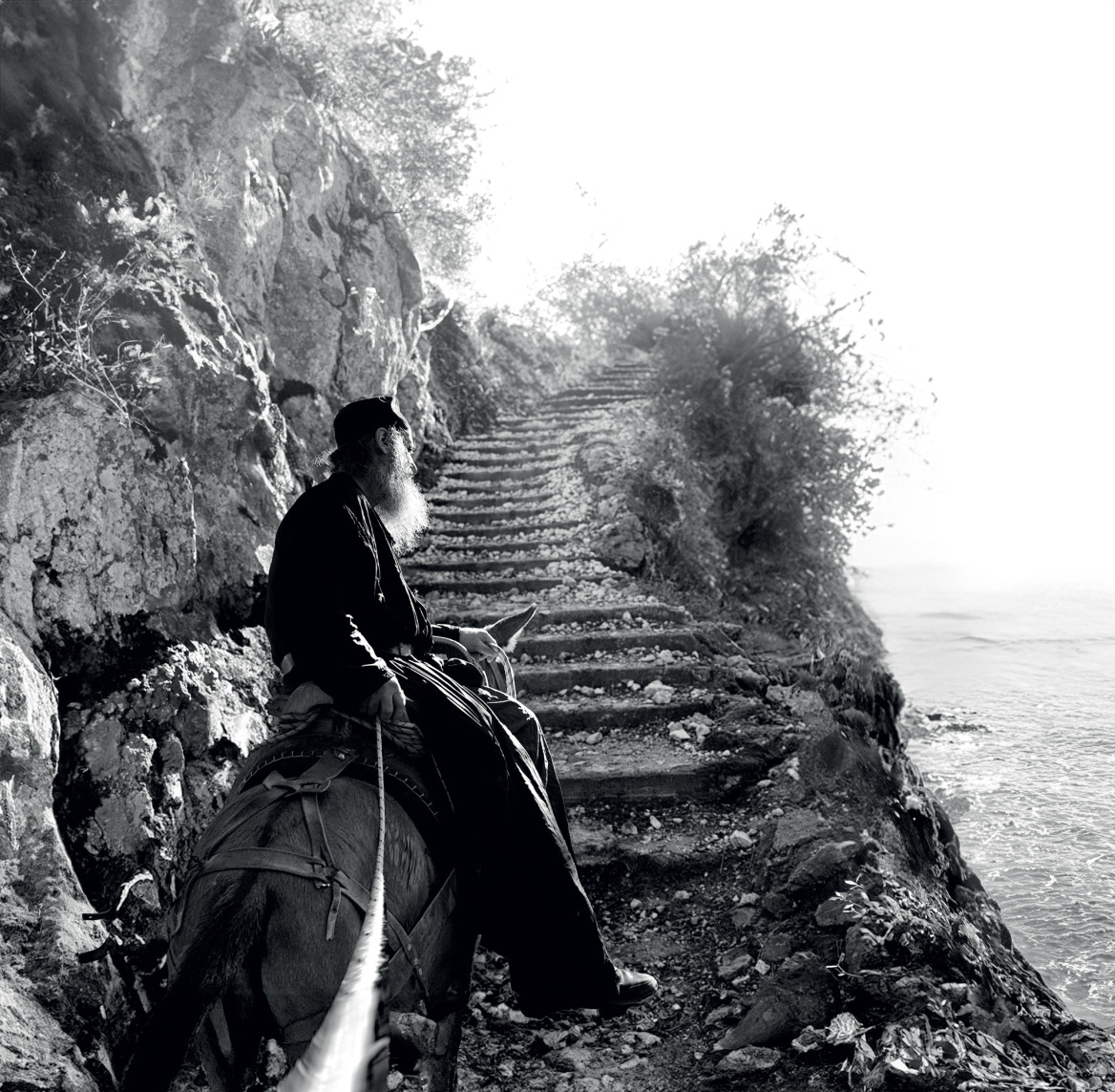 Γιάννης Γιαννάτος: Ο αθέατος κόσμος του Αγίου Όρους