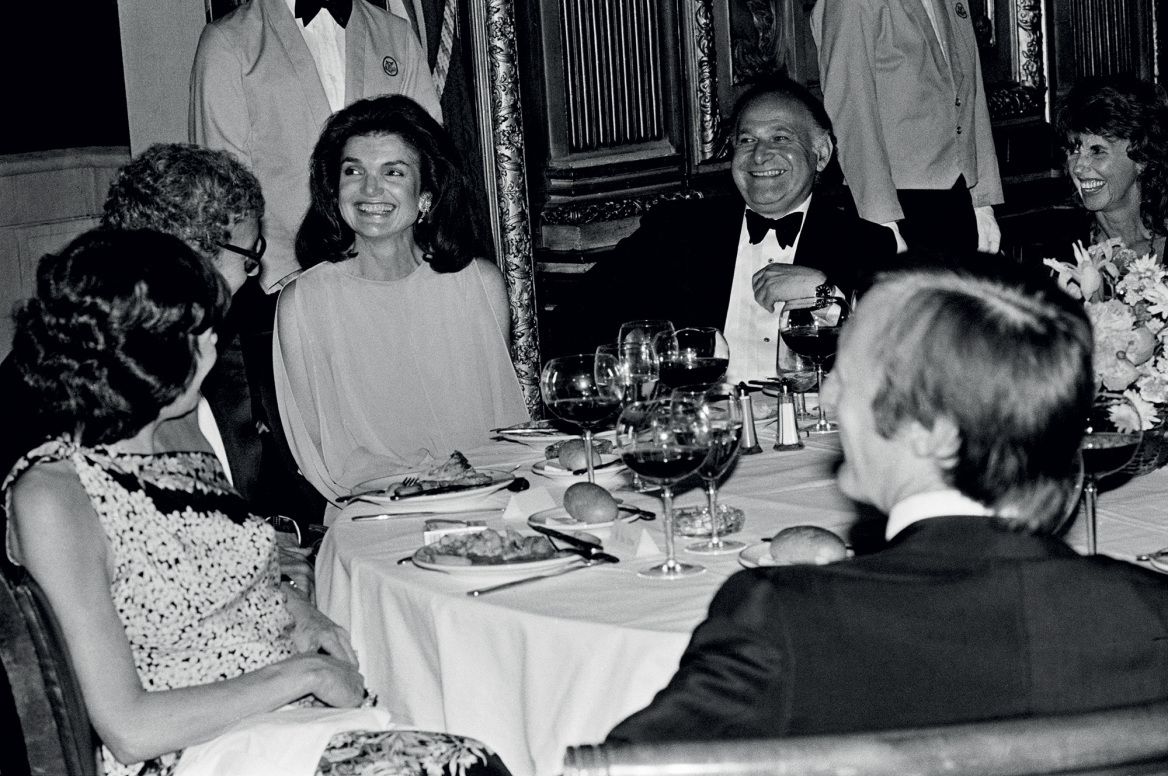 Μορίς Τέμπελσμαν: Ποιος ήταν ο τελευταίος σύντροφος της Τζάκι