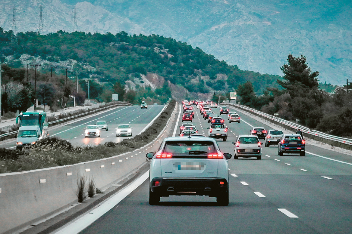 Ο Έλληνας πίσω από το τιμόνι: Πόσο... απέχει από τον Μπισμπίκη - Το προφίλ και οι φυλές των οδηγών