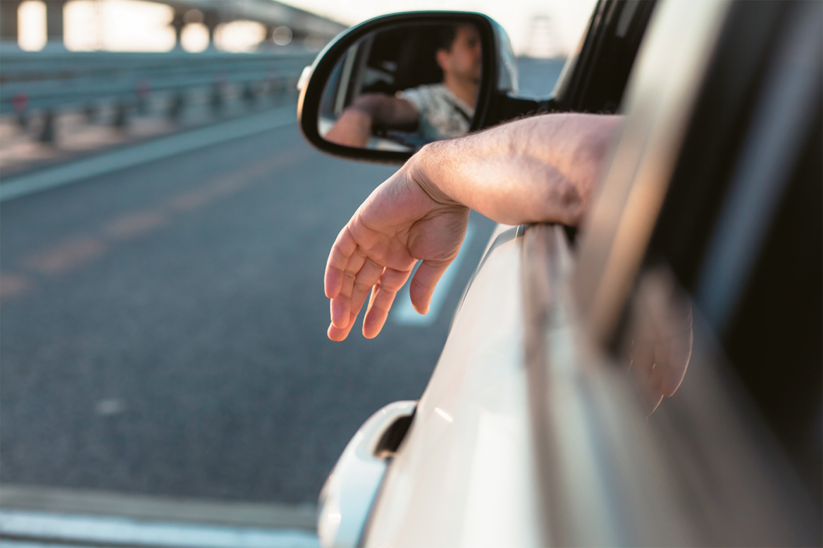 Ο Έλληνας πίσω από το τιμόνι: Πόσο... απέχει από τον Μπισμπίκη - Το προφίλ και οι φυλές των οδηγών