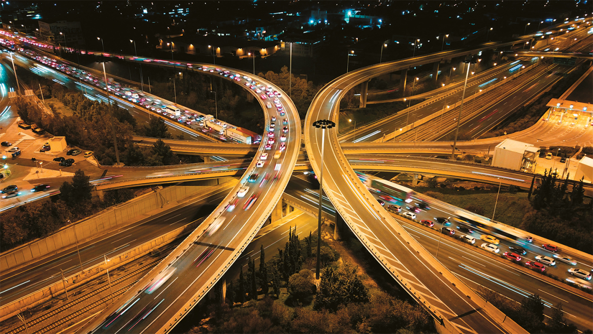 Ο Έλληνας πίσω από το τιμόνι: Πόσο... απέχει από τον Μπισμπίκη - Το προφίλ και οι φυλές των οδηγών