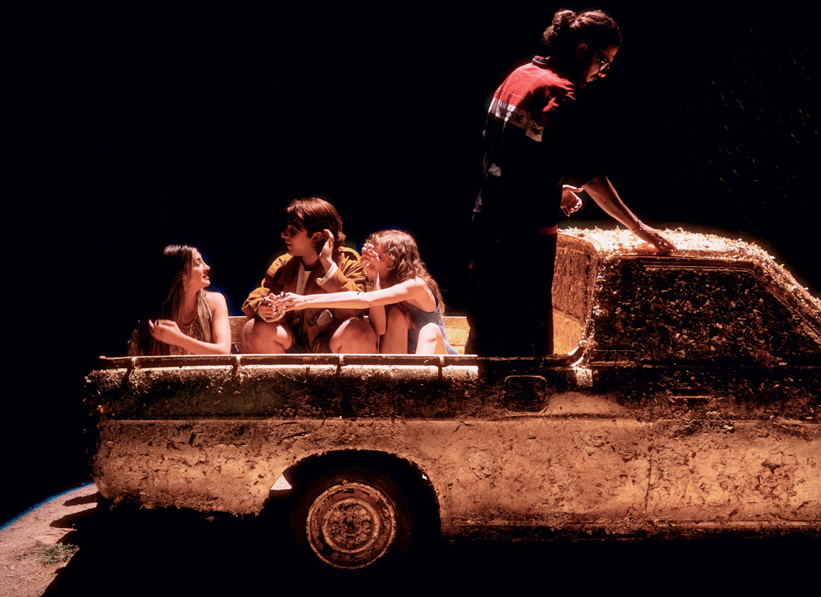 Dionysios: Θραύσματα ζωής ντυμένα με χρυσό