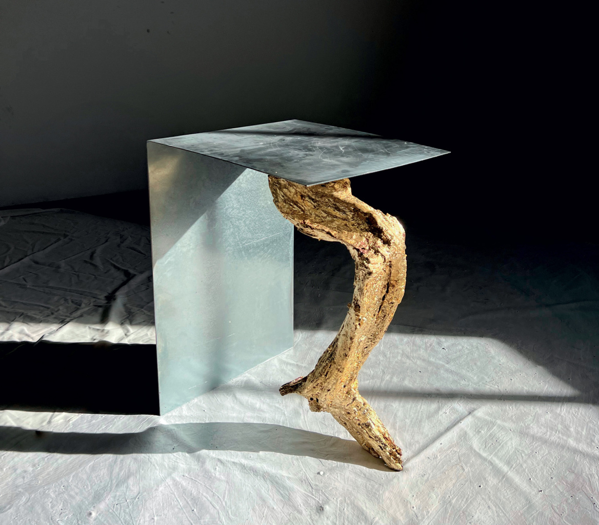 Dionysios: Θραύσματα ζωής ντυμένα με χρυσό