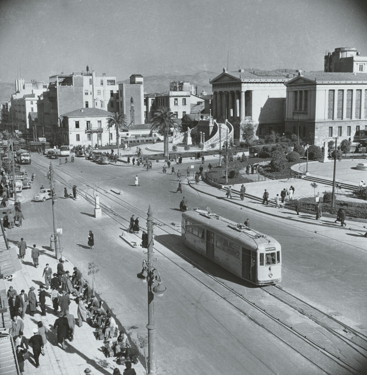 «Περπάτα να... γρασάρουμε το τραμ το τελευταίο»: 21 χρόνια περιπέτειες, εσχάτως ενοχλεί και τους περίοικους των περιοχών απ' όπου περνάει