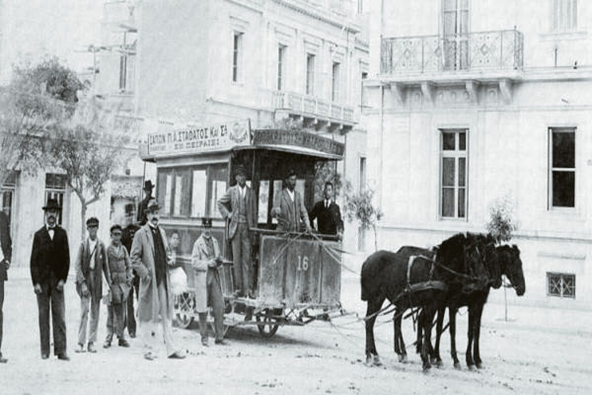 «Περπάτα να... γρασάρουμε το τραμ το τελευταίο»: 21 χρόνια περιπέτειες, εσχάτως ενοχλεί και τους περίοικους των περιοχών απ' όπου περνάει