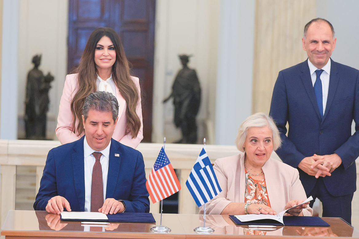 Το δεκαήμερο της Κίμπερλι Γκιλφόιλ στην Αθήνα - Οι επαφές, το παρασκήνιο και οι συμβολισμοί