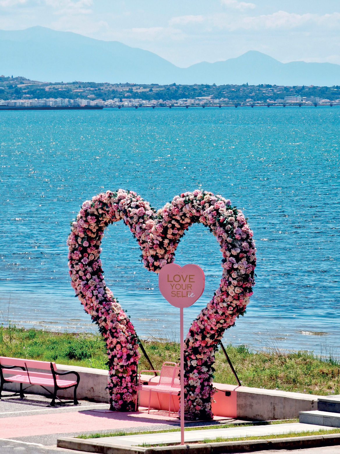 Αγγελική Χόντου: Τσάι και παραμύθια στο Pink Dot