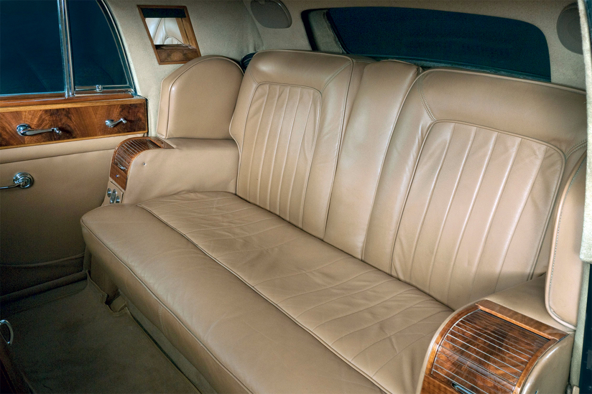 Η Cadillac και η Rolls - Royce του Ωνάση ανακατασκευάστηκαν και διηγούνται ιστορίες δόξας