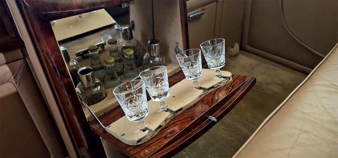 Η Cadillac και η Rolls - Royce του Ωνάση ανακατασκευάστηκαν και διηγούνται ιστορίες δόξας