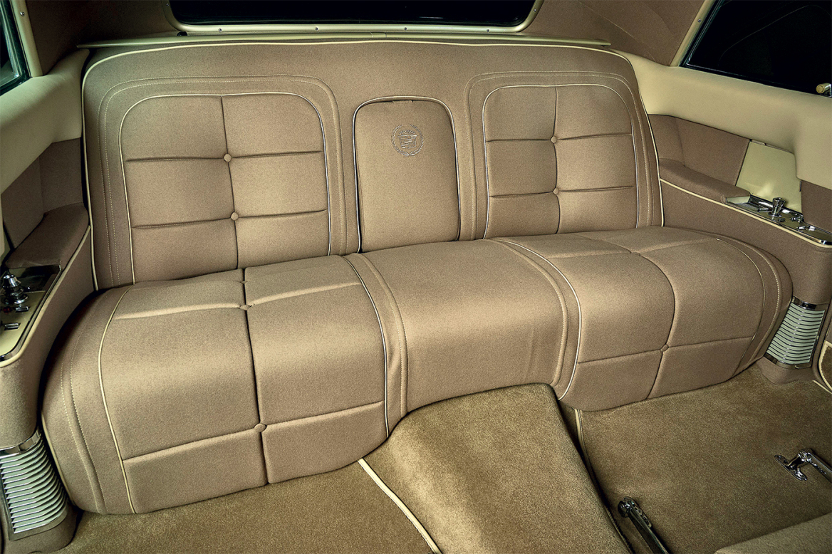 Η Cadillac και η Rolls - Royce του Ωνάση ανακατασκευάστηκαν και διηγούνται ιστορίες δόξας