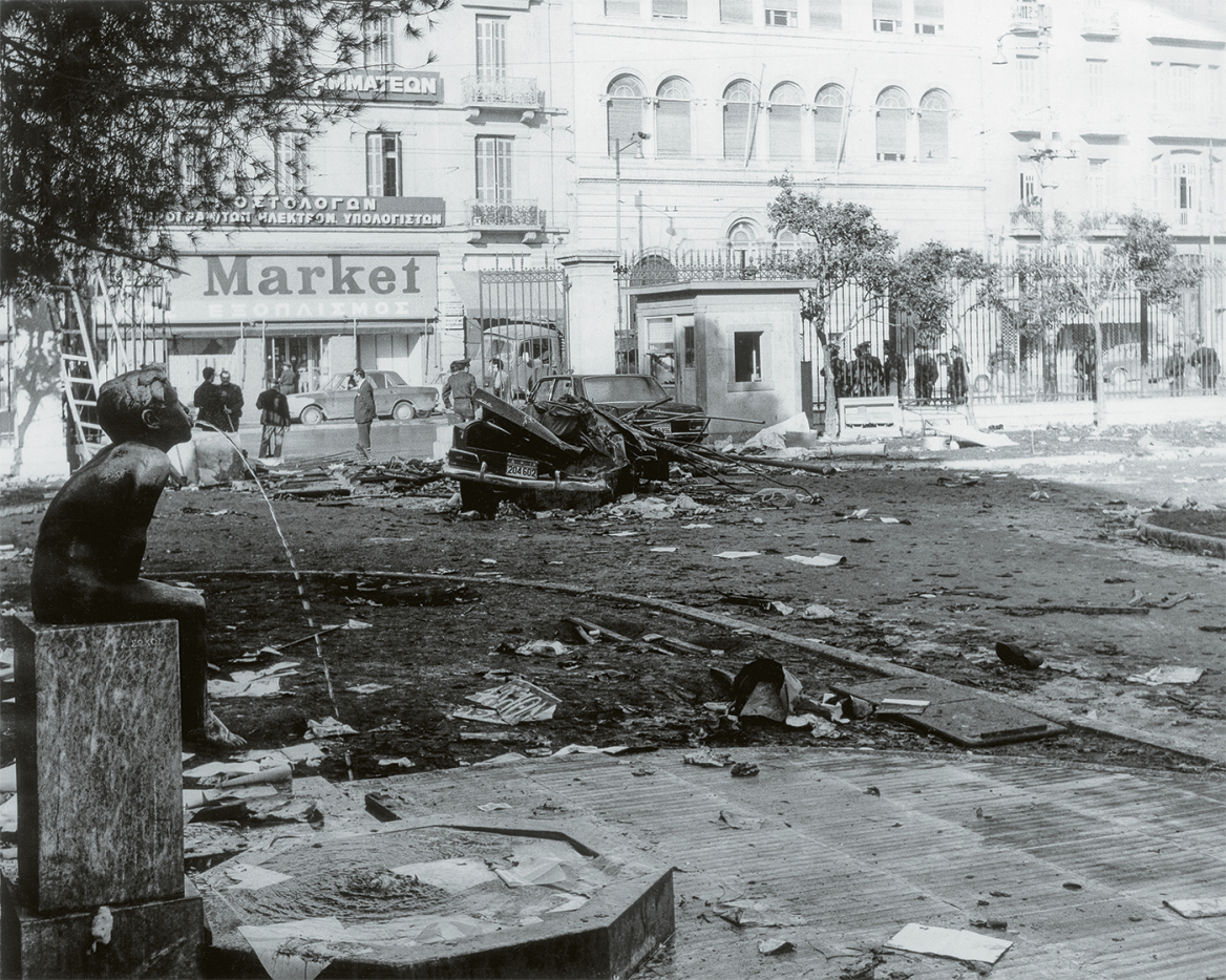 Τι έγινε στη δίκη για το Πολυτεχνείο: Οι «δύο ξένοι», τα Dunhill του Ντερτιλή και ο εκτελεστής με το τσιγάρο Τι έγινε στη δίκη για το Πολυτεχνείο: Οι «δύο ξένοι», τα Dunhill του Ντερτιλή και ο εκτελεστής με το τσιγάρο