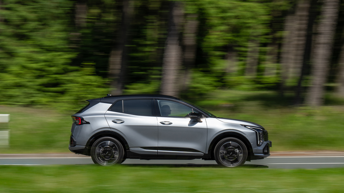 KIA Sportage HEV: Το full υβριδικό SUV που αναβαθμίζει την καθημερινότητα — και το στυλ σου.