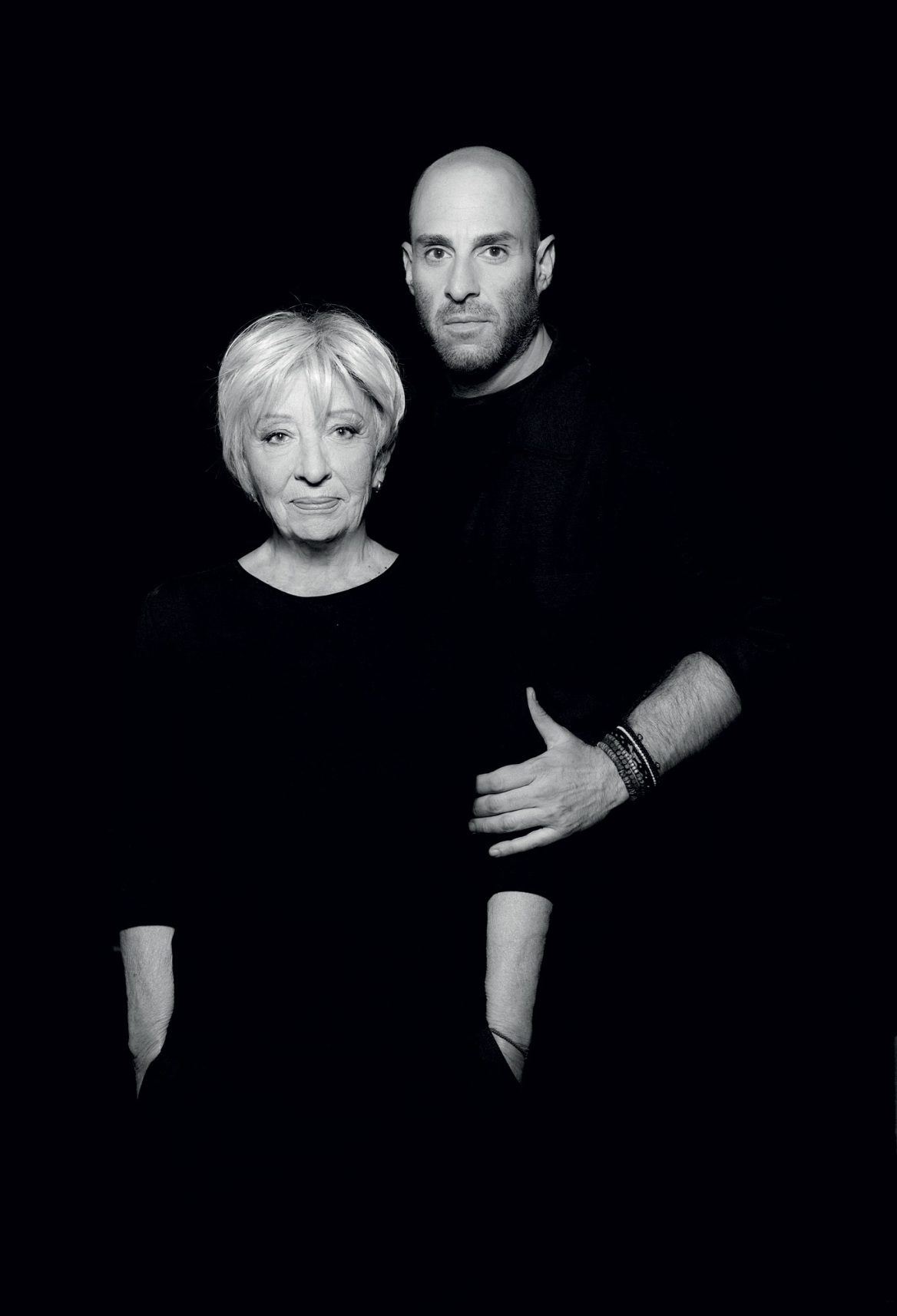 Η Αλέκα Κανελλίδου με τον γιο της Γιάννη Γιαννουσάκη επί σκηνής