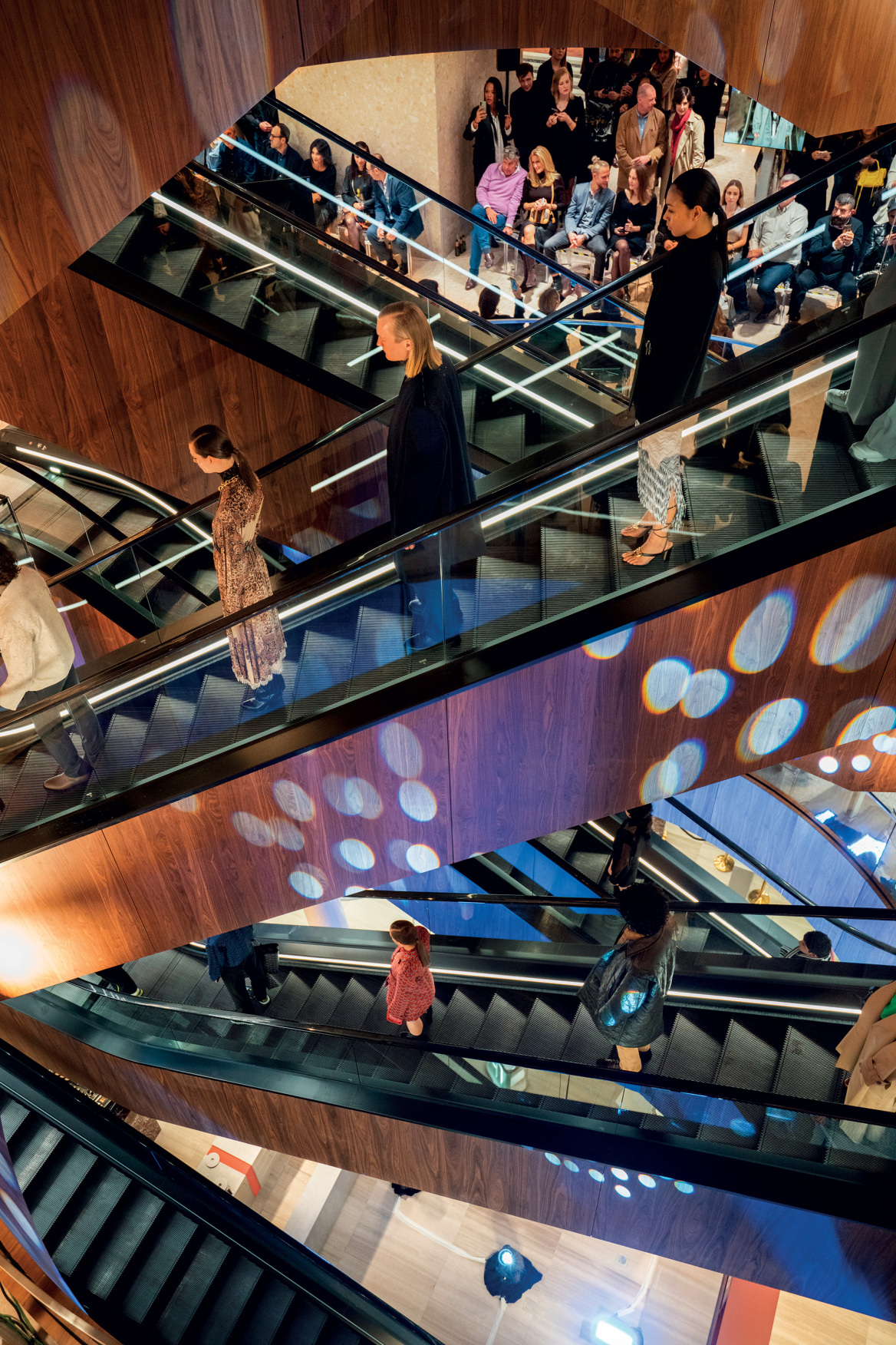 Kaufhaus des Westens, το παιχνίδι της αποπλάνησης