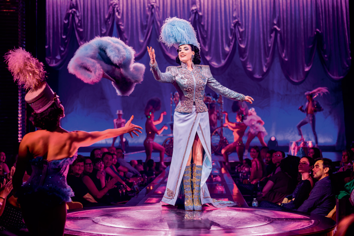 Η Dita Von Teese στο Gala: «Γινόμαστε ελκυστικοί όταν ξέρουμε ποιοι είμαστε»
