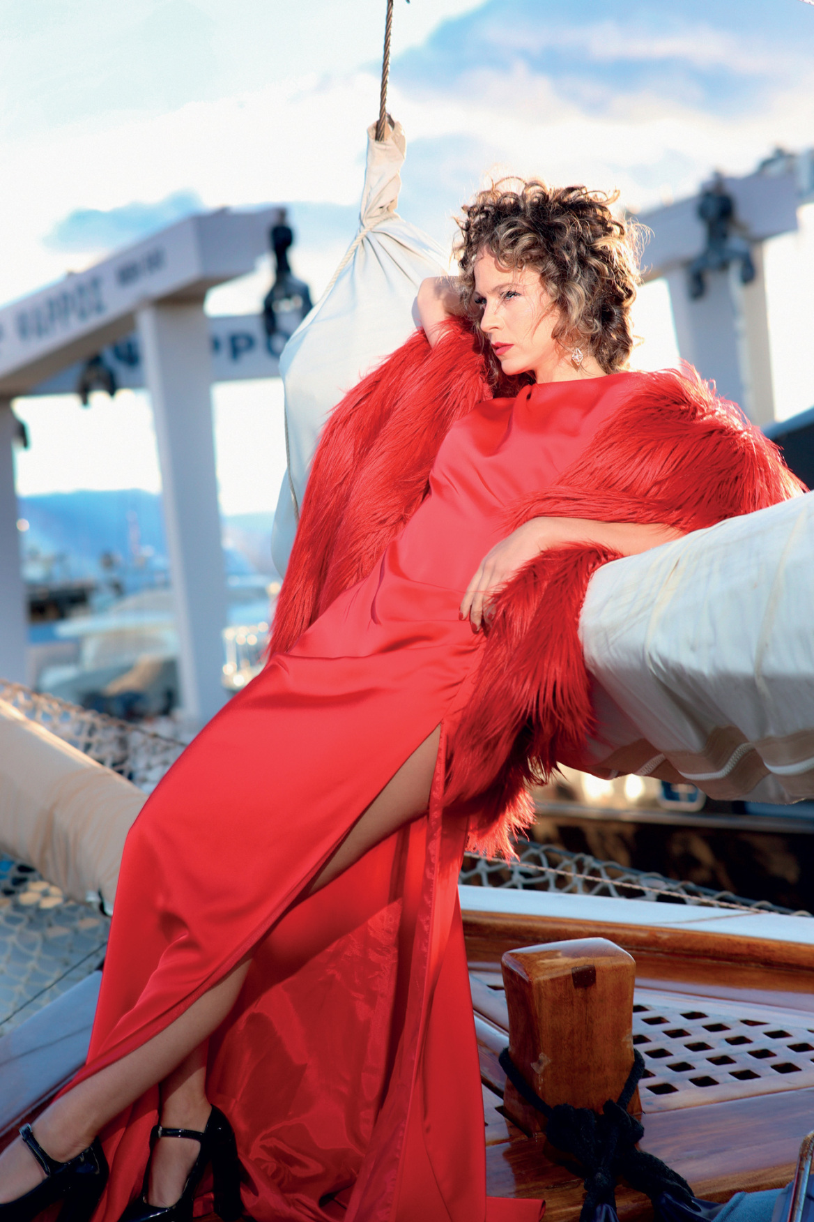 «Θα ήθελα να πιω ένα κρασί με την Καρέζη»: Η Έλλη Τρίγγου γίνεται η θεατρική «Λόλα», 62 χρόνια μετά 