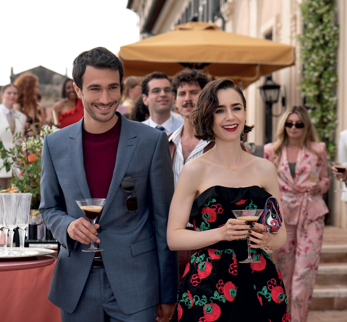 Μεριλίν Φιτουσί: Ποια είναι η γυναίκα πίσω από τα κοστούμια του «Emily in Paris»