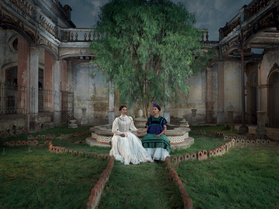 Τζούλια Φούλερτον-Μπάτεν, o φακός που ξαναγράφει την ιστορία