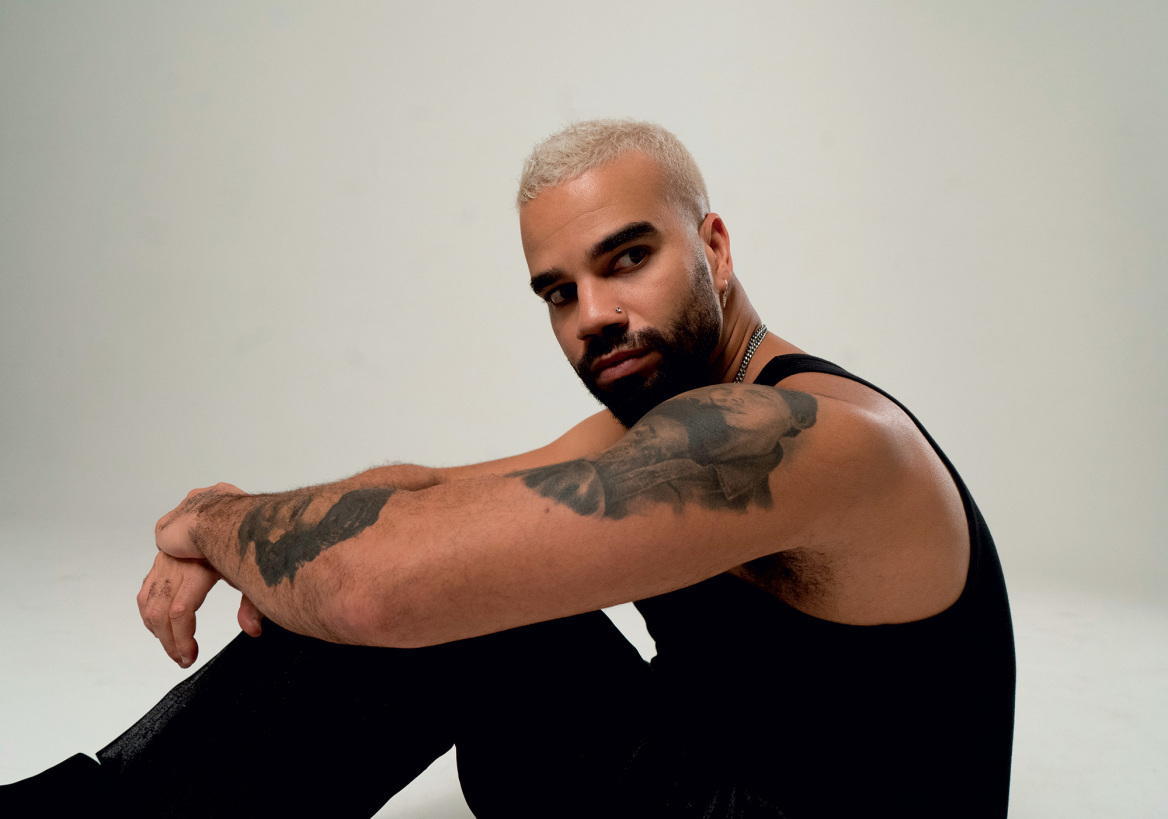 Kállay Saunders: «Το νέο μου single το έγραψα στην Αθήνα» 