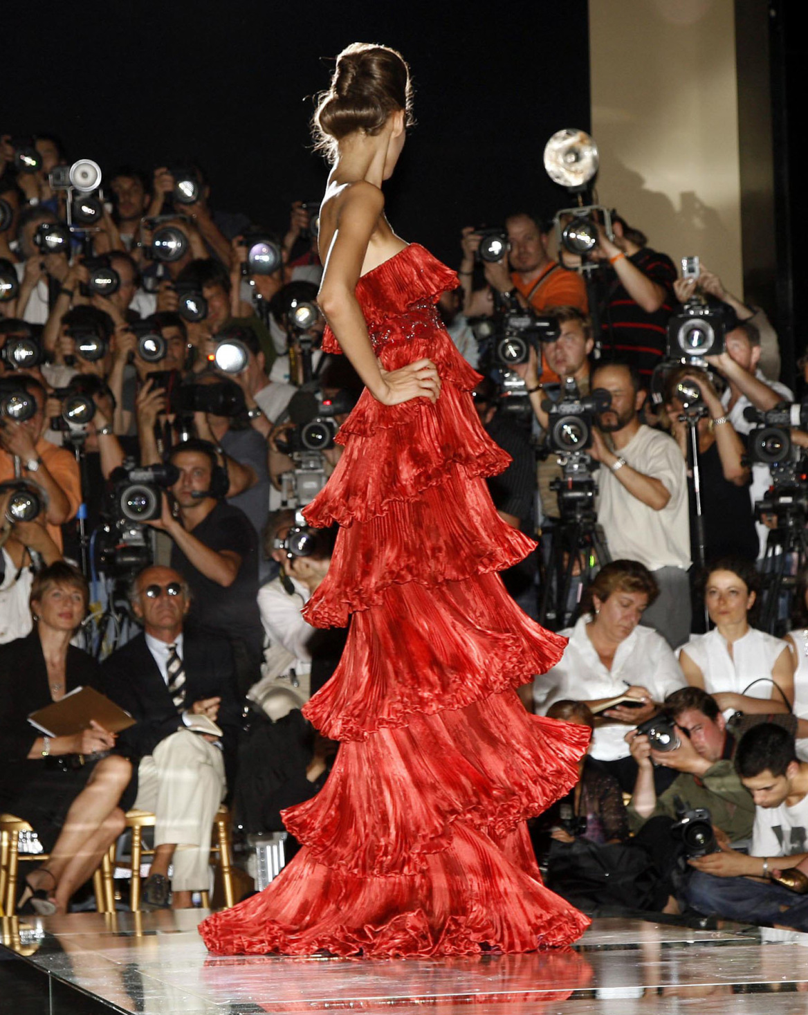 Βαλεντίνο 1932-2026, έργα και ημέρες του κόκκινου αυτοκράτορα