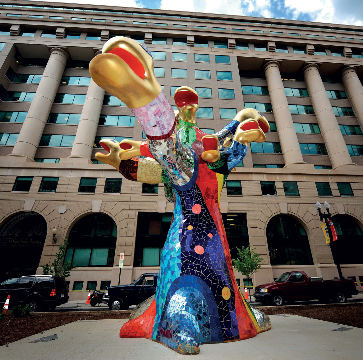 Ο χρωματιστός κόσμος της Niki de Saint Phalle