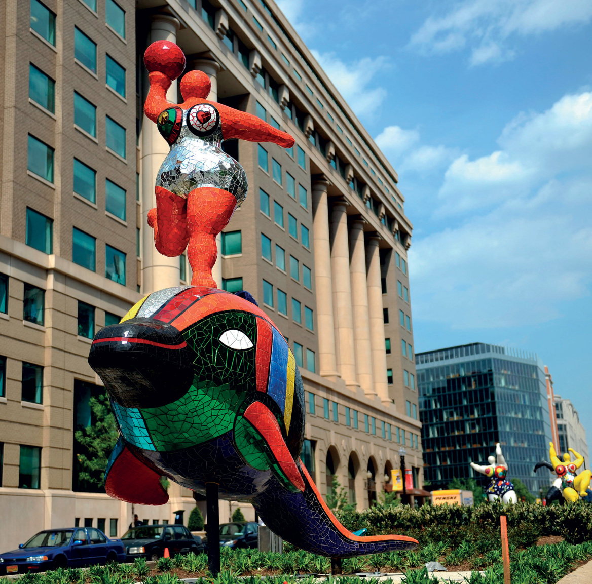 Ο χρωματιστός κόσμος της Niki de Saint Phalle