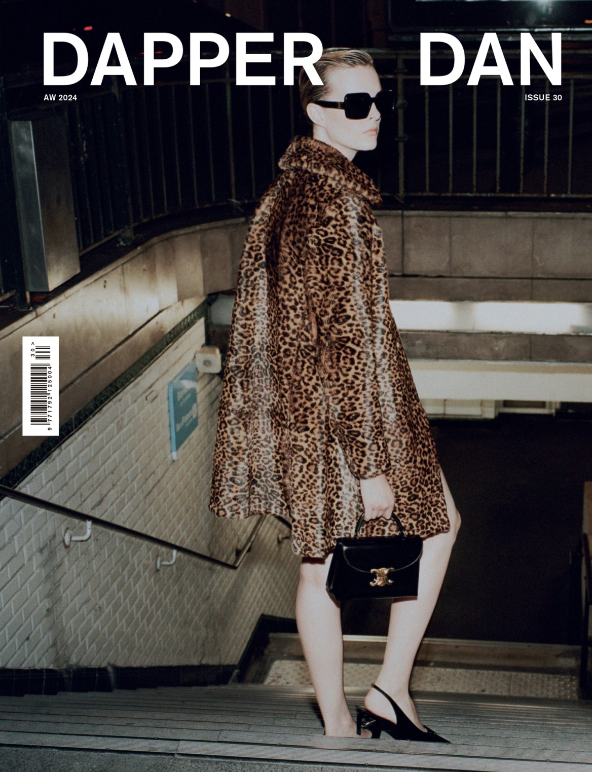 Ο Bασίλης Καρύδης στην κορυφή των διεθνών εκδόσεων