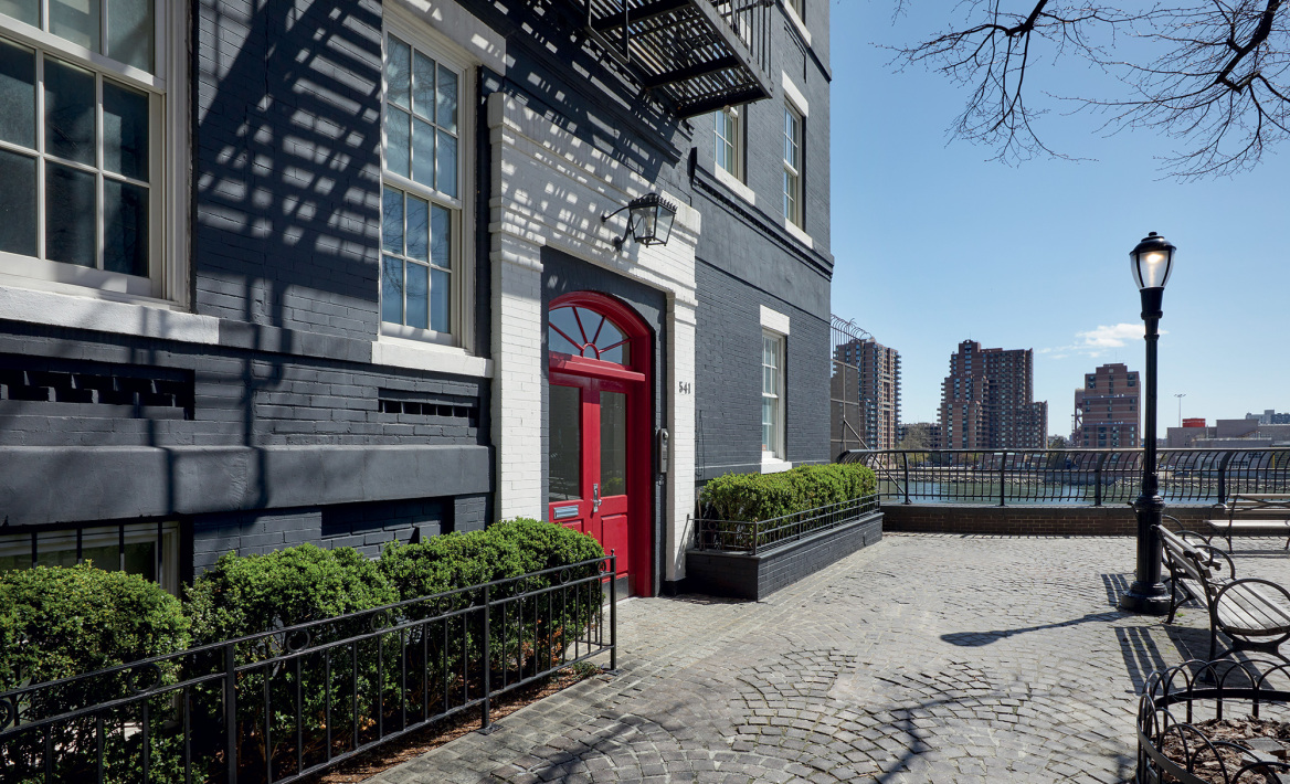 George Plimpton’s residence: Στο σαλόνι όπου η διανόηση της Νέας Υόρκης έκανε πάρτι 