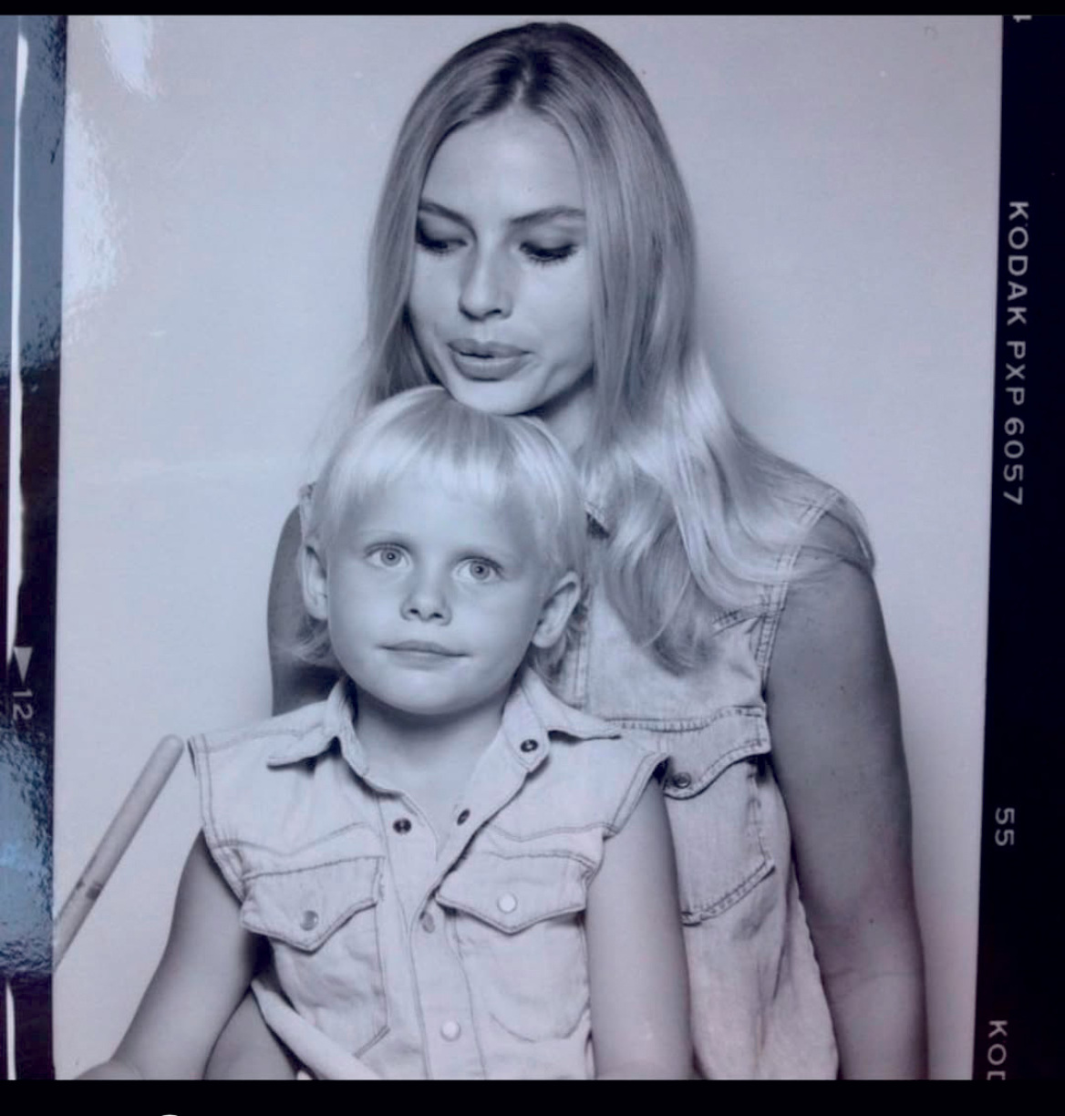 Η ιστορία του μοντέλου Lauren Wasser: Το τοξικό σοκ από ταμπόν, ο ακρωτηριασμός και η καριέρα στη μόδα