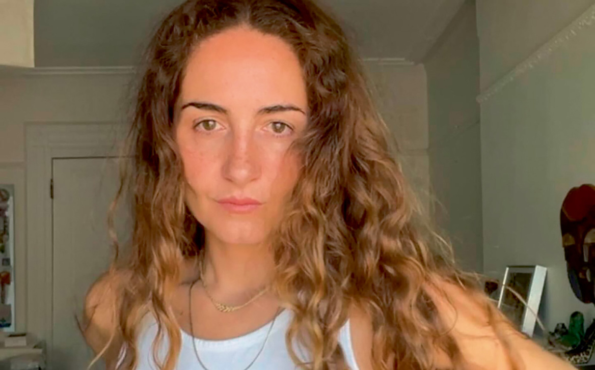 Womanizer: Οι σουρεάλ θεότητες της  Brianna Capozzi 