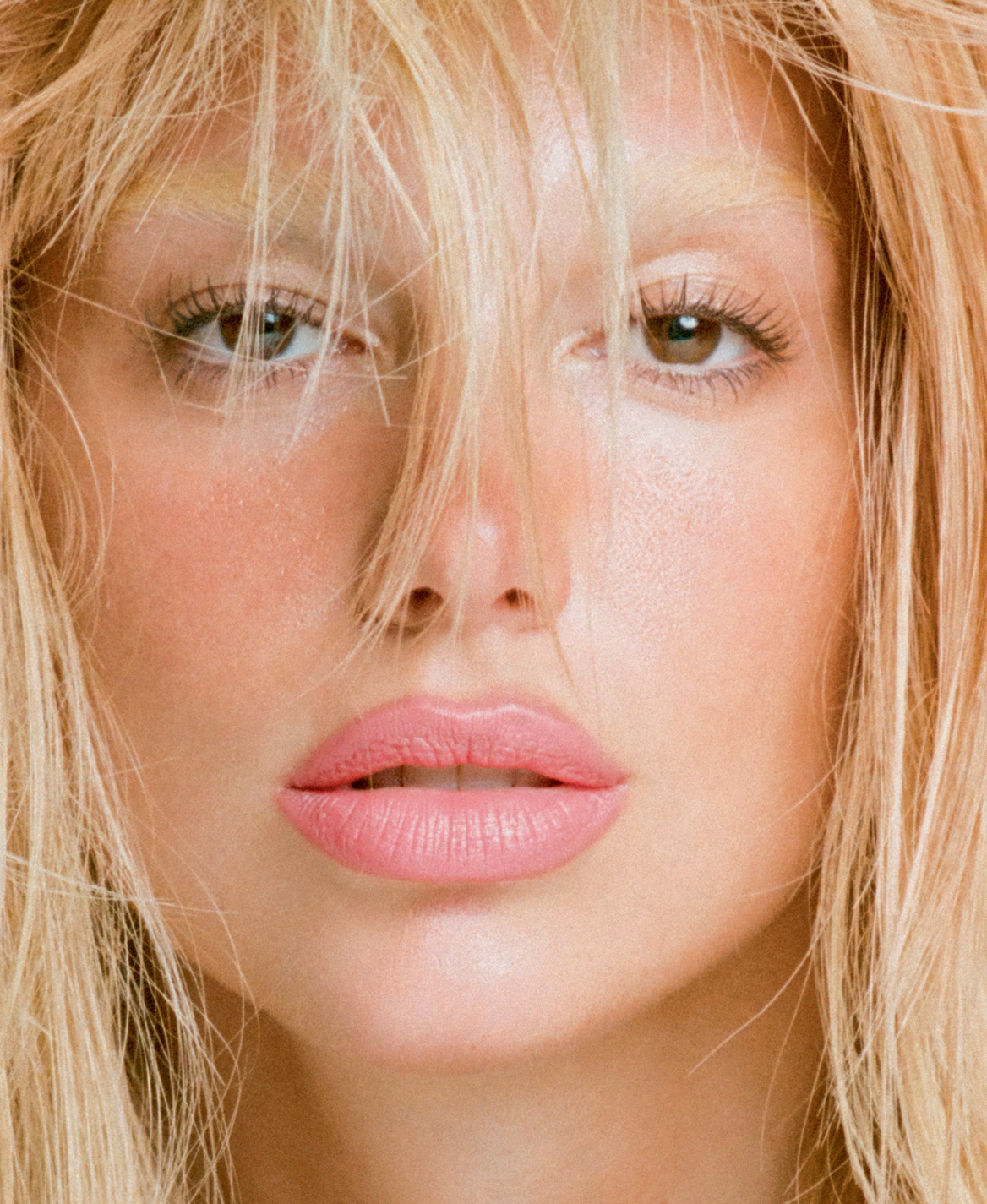 Womanizer: Οι σουρεάλ θεότητες της  Brianna Capozzi 