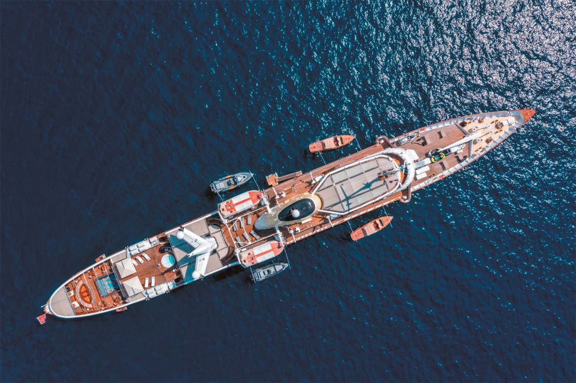 «Ωνάσηδες» με yacht για μια εβδομάδα: Από ένα ιστιοπλοϊκό, μέχρι το superyacht Breakthrough με τιμές από €2.000 έως €3,5 εκατ.