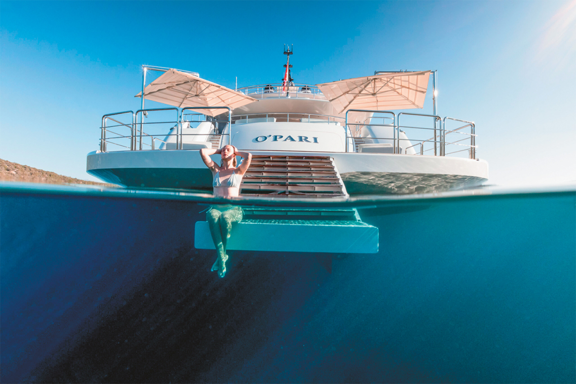 «Ωνάσηδες» με yacht για μια εβδομάδα: Από ένα ιστιοπλοϊκό, μέχρι το superyacht Breakthrough με τιμές από €2.000 έως €3,5 εκατ.