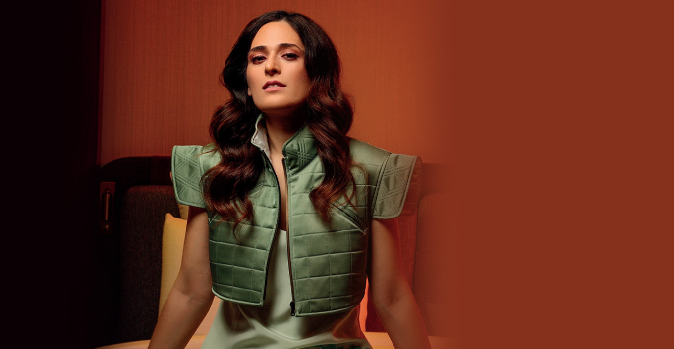 Βερόνικα Δαβάκη: Μία κυρία στο ρεμπέτικο