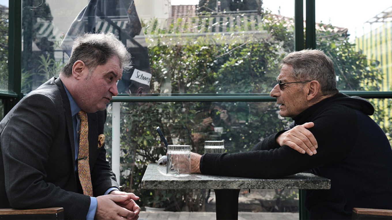 Σύγκρουση τρένων στα Τέμπη: Πώς θα «ζήσουν» συγγενείς των θυμάτων και οι τραυματίες - O ψυχίατρος Στάθης Μπαρτζώκας μιλά στον Δανίκα 