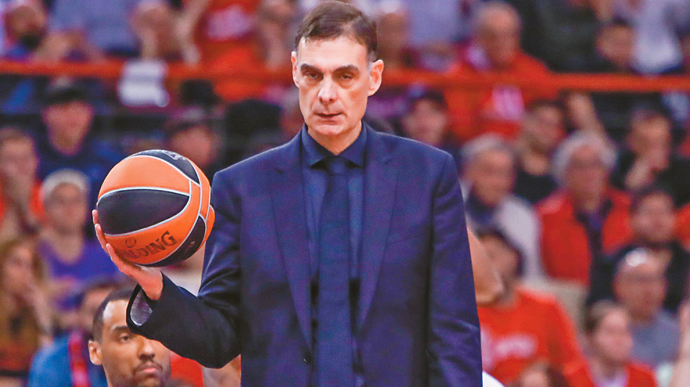 Γιώργος Μπαρτζώκας: Η ιστορία του κόουτς στα γήπεδα