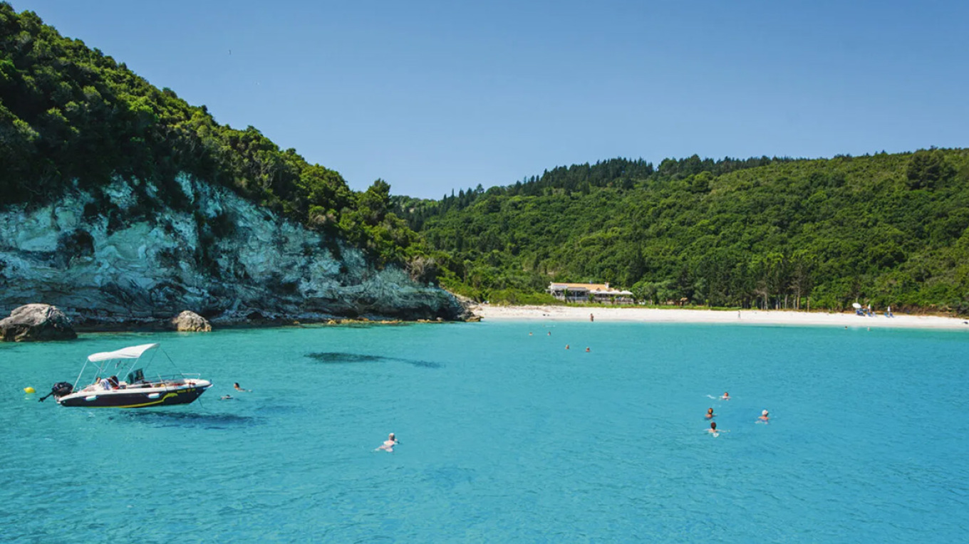 12 παραλίες στο Ιόνιο στις οποίες πρέπει να πάτε