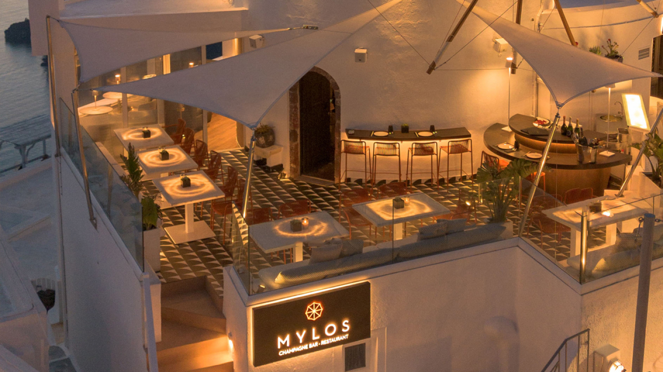 H απόλυτη γαστρονομική εμπειρία στη Σαντορίνη