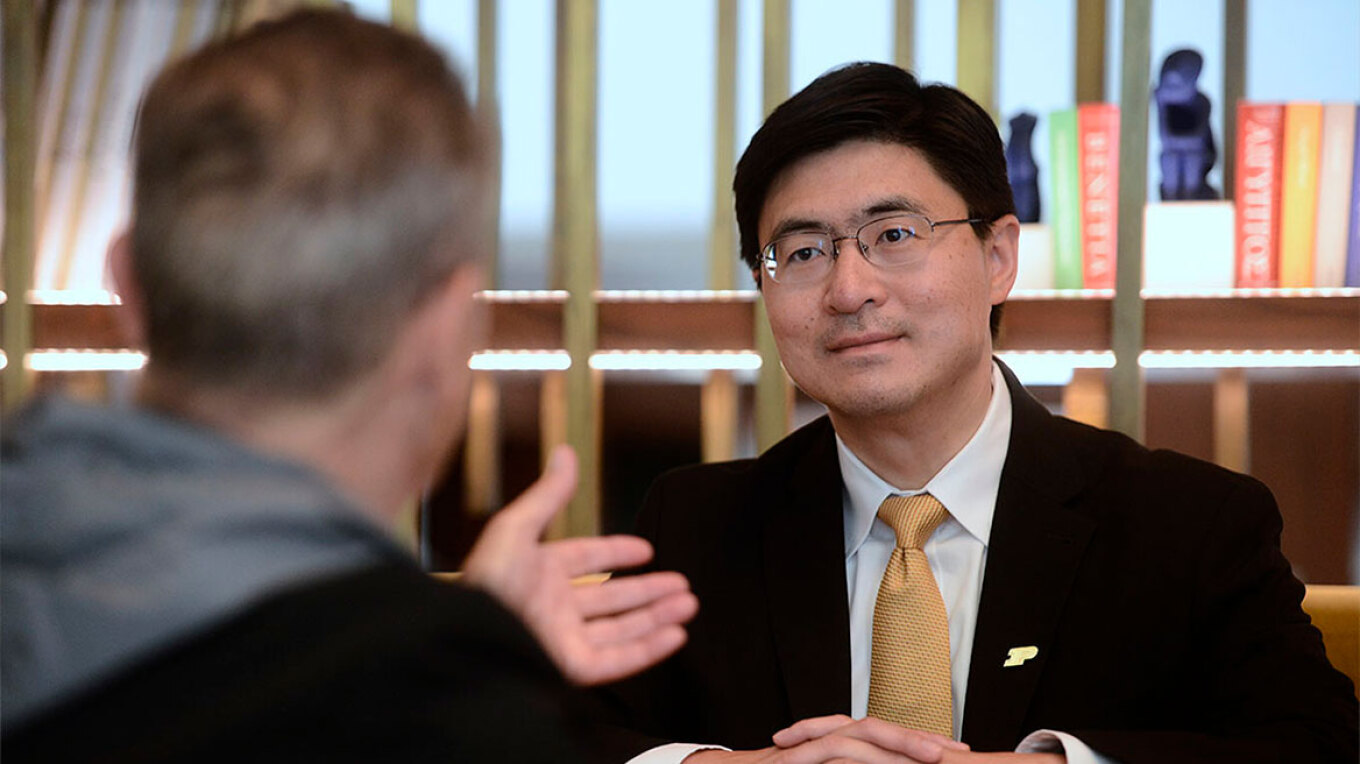 Ο πρόεδρος του Πανεπιστημίου Πέρντιου στον Δανίκα: Περιμένουμε Έλληνες για διδακτορικό με αμοιβή $35.000