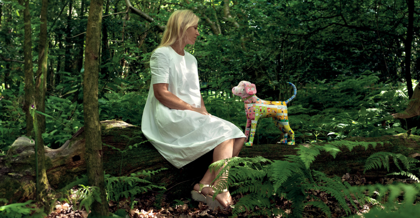 Ποια είναι η Σουηδέζα εικαστικός που δημιουργεί γλυπτά σκυλάκια