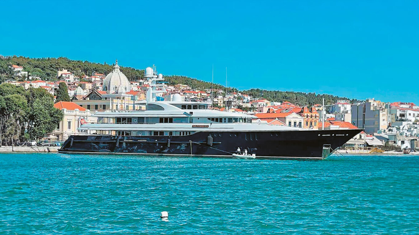 Ο χάρτης με τα super yachts των διασήμων σε Αιγαίο και Ιόνιο