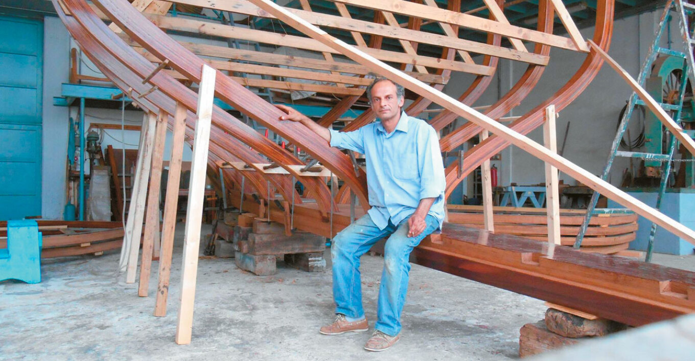 Η ιστορία των καρνάγιων: Ο ναυπηγός που σώζει τα ελληνικά ξύλινα σκαριά