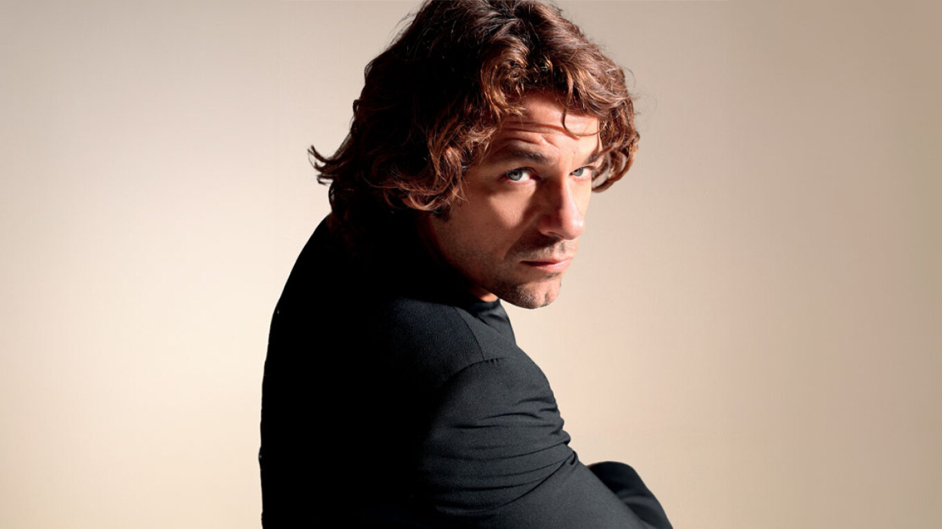 Αποστόλης Τότσικας: Τα σχολικά του χρόνια, η Ρούλα Ρέβη και το όνειρο που πραγματοποιήθηκε