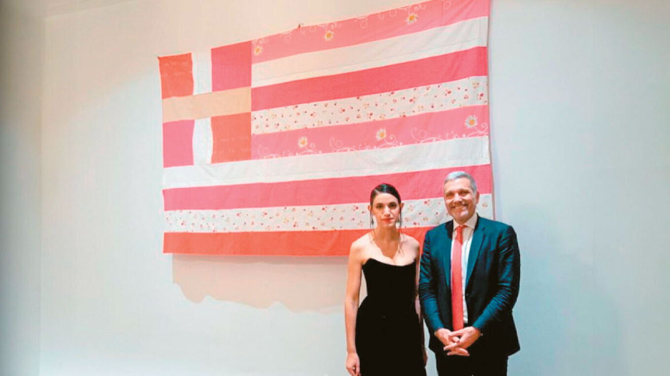 Τέχνη χωρίς όρια: Από το καρπούζι στα παλλόμενα πέη και τη ροζ σημαία