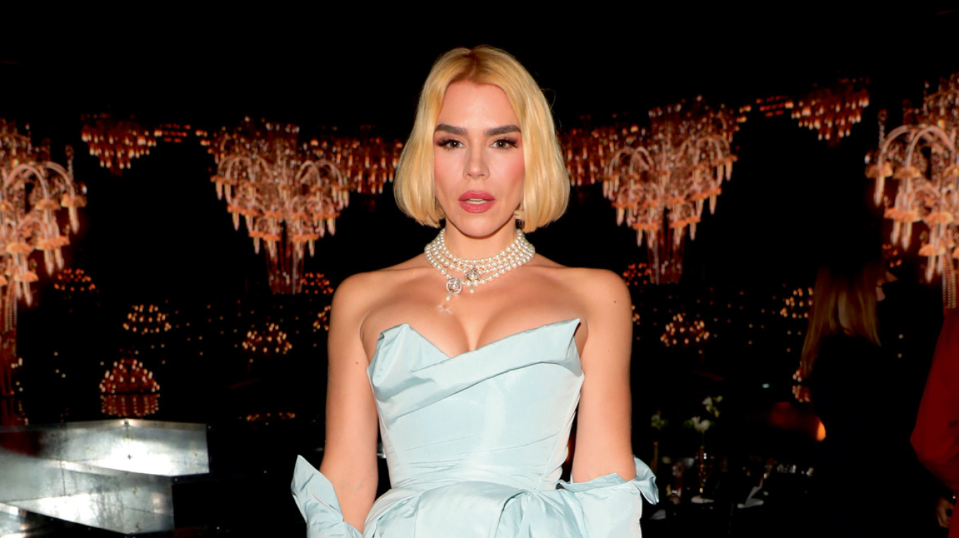 Μπίλι Πάιπερ: Η ποπ, τα βραβεία και ο ρόλος της στην ταινία «Scoop» του Netflix