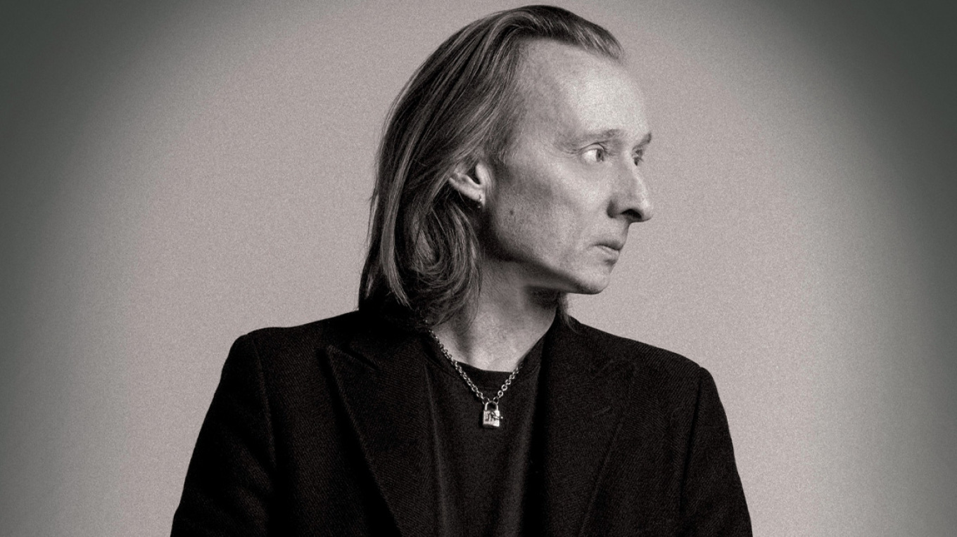 Τζον Ρίτσμοντ: Ο dj που έγινε ο αγαπημένος σχεδιαστής θρυλικών ονομάτων της σόουμπιζ