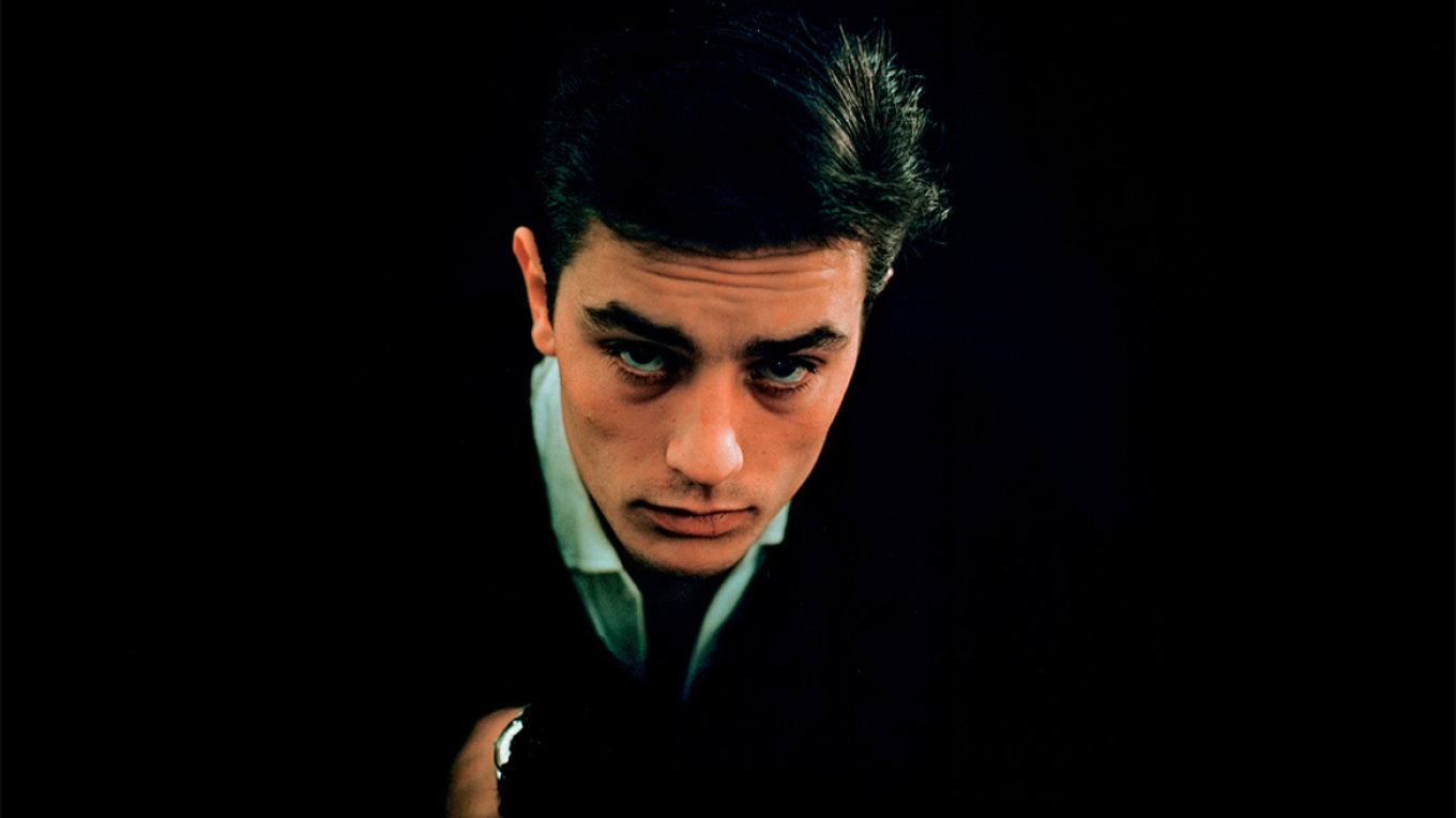 Αλέν Ντελόν: Ένα μοναχικό θηρίο - Η σκοτεινή πλευρά του Γάλλου σταρ