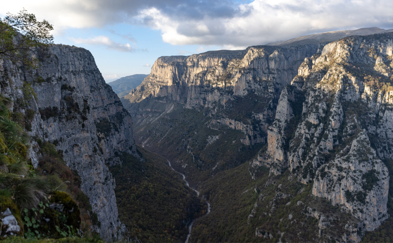 Φυσικό μεταλλικό νερό Βίκος: Από την πηγή σε εσένα