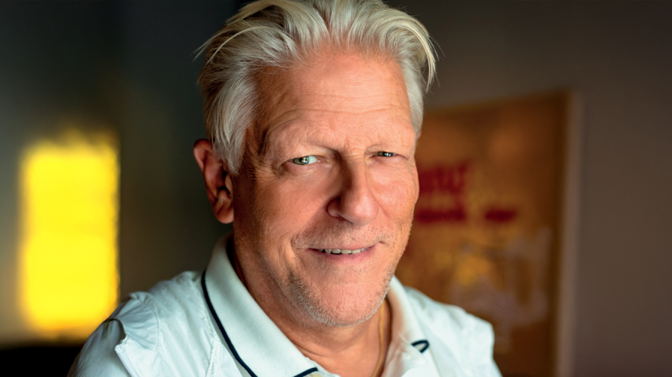 Ο Γιαν Φαμπρ εξηγεί γιατί χρησιμοποιεί το δικό του αίμα στα έργα τέχνης του